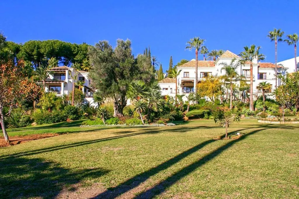 Villa 10 Bedroom Palace Huge Garden, Sea View! Estepona