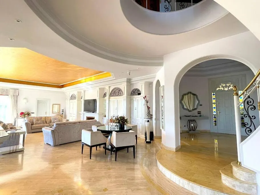 Villa 10 Bedroom Palace Huge Garden, Sea View! Estepona