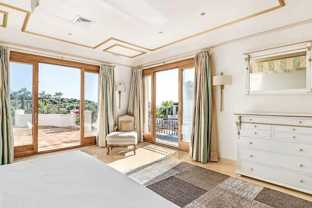 Villa 10 Bedroom Palace Huge Garden, Sea View! Estepona